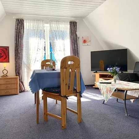 Haus Aquamarin-Apartment Smaragd In Strandnaehe Busum Exterior photo